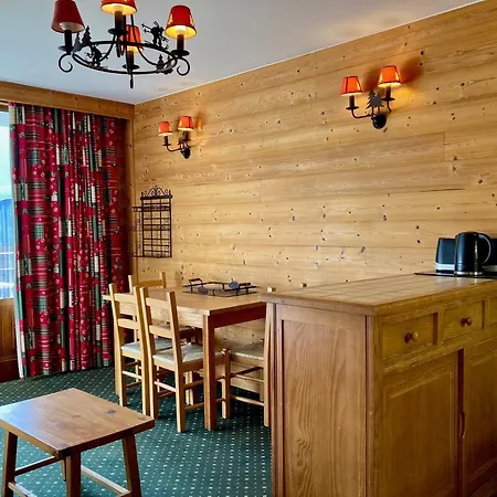 Apartment Cosy Au Pied Des Pistes Avec Balcon Et Animaux Admis - Fr-1-811-19 *